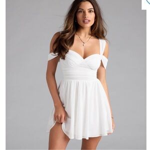 NWT Flowy Chic Chiffon Cold-Shoulder Skater Dress White Size Small